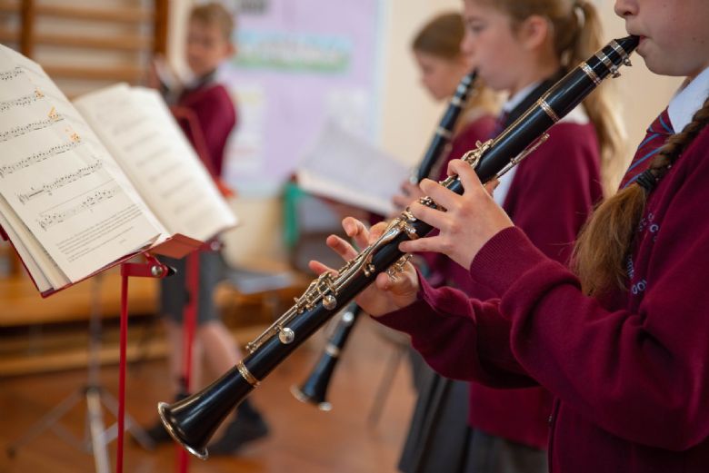 children playing clarinets